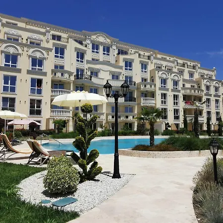 Amber Drop With A Pool Apartment *